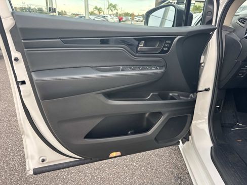 Used 2025 Honda Odyssey Touring image 16