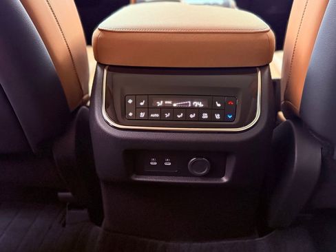 New 2026 INFINITI QX80 Luxe AWD/4WD image 32
