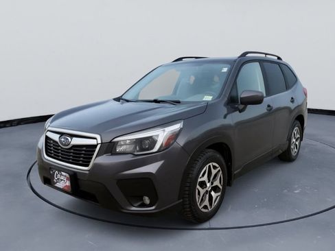 Used 2021 Subaru Forester Premium image 2