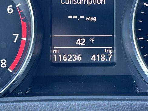 Used 2016 Volkswagen Passat 1.8T S image 27