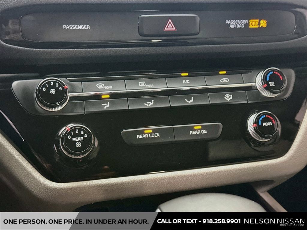 Used 2021 Kia Sedona EX FWD image 15