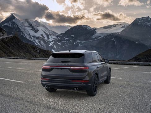 New 2026 Lincoln Corsair Premiere image 8