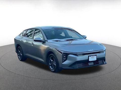 Used 2025 Kia K4 LXS image 3