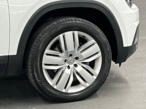 Certified 2019 Volkswagen Atlas SE w/ Panoramic Sunroof Package image 42