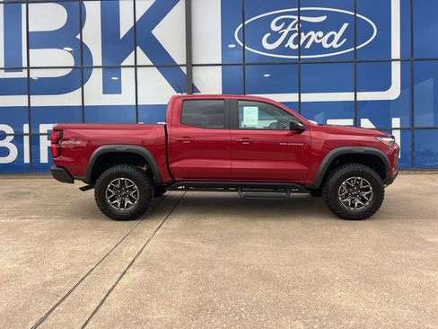 Used 2025 Chevrolet Colorado ZR2 image 9