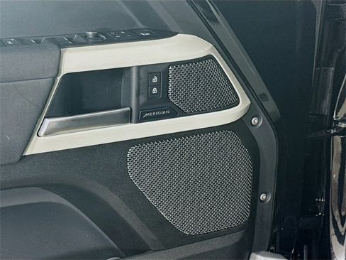 Certified 2021 Land Rover Defender 110 SE image 21