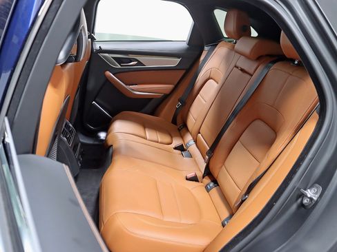 Used 2025 Jaguar F-PACE R-Dynamic S AWD/4WD image 27