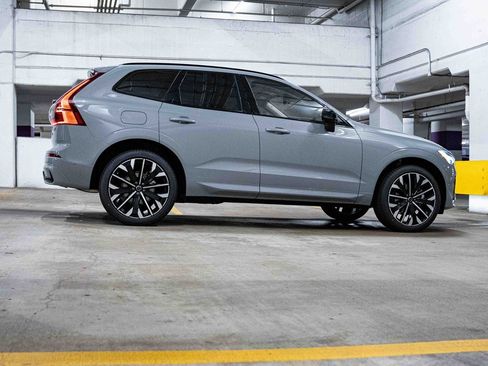New 2026 Volvo XC60 B5 Ultra w/ Protection Package Premier image 7