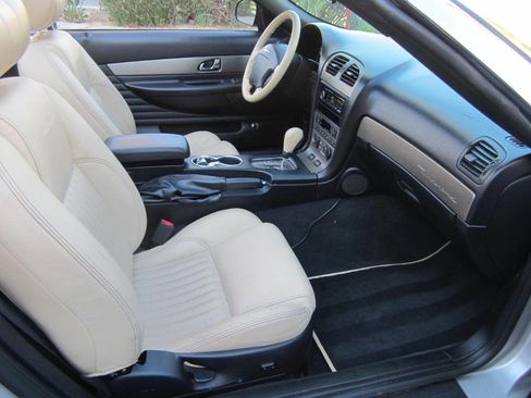 Used 2004 Ford Thunderbird Deluxe image 20