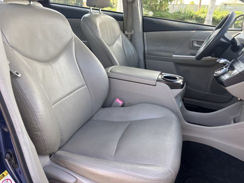 Used 2012 Toyota Prius V Two FWD image 9