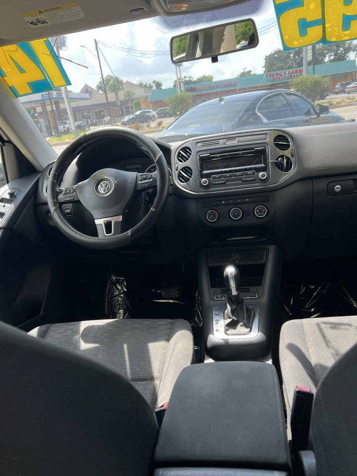 Used 2014 Volkswagen Tiguan S FWD image 9