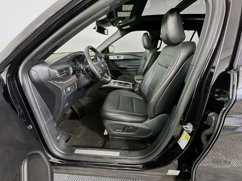 Used 2020 Ford Explorer Limited w/ Class III Trailer Tow Package AWD/4WD image 22