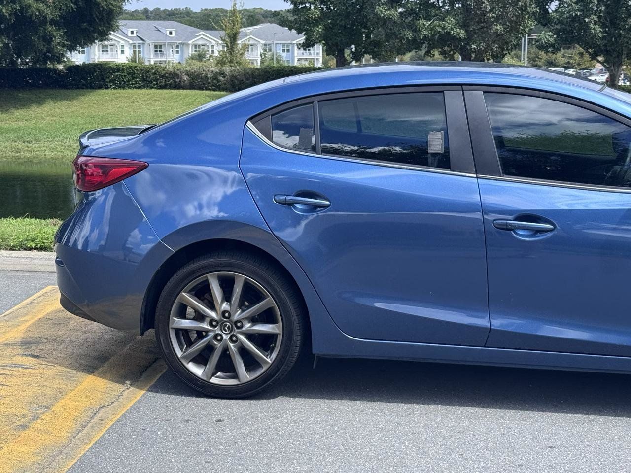 Used 2018 MAZDA MAZDA3 Touring FWD image 31