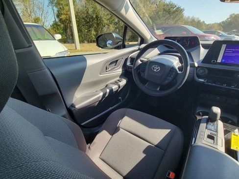 Used 2024 Toyota Prius LE image 7