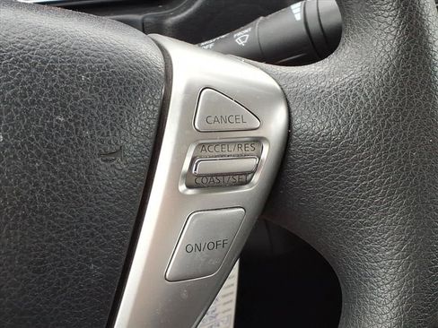 Used 2015 Nissan Versa SV FWD image 13