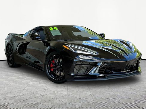 Used 2024 Chevrolet Corvette Stingray Preferred Cpe w/ Z51 Performance Package RWD image 3