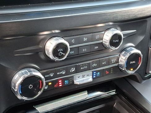 Used 2024 Ford F250 Lariat w/ Chrome Package image 16