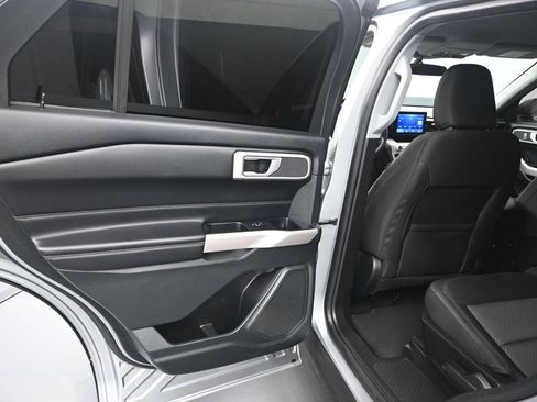 Certified 2023 Ford Explorer XLT RWD image 12