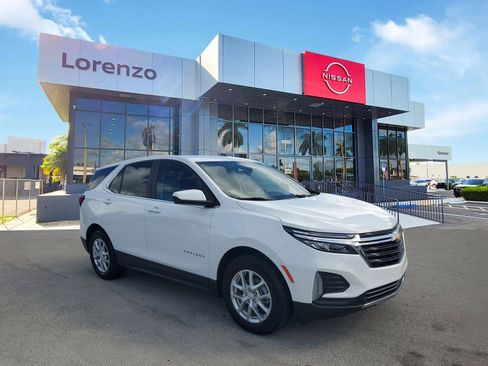 Used 2023 Chevrolet Equinox LT image 3