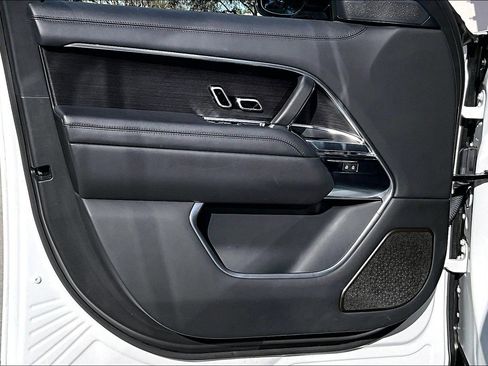 Used 2023 Land Rover Range Rover Long Wheelbase Autobiography image 27