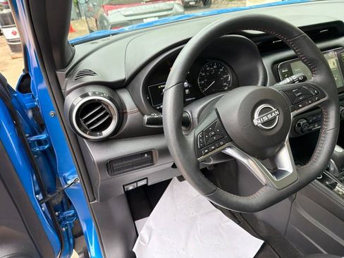 Used 2024 Nissan Kicks SR w/ SR Premium Package FWD image 18