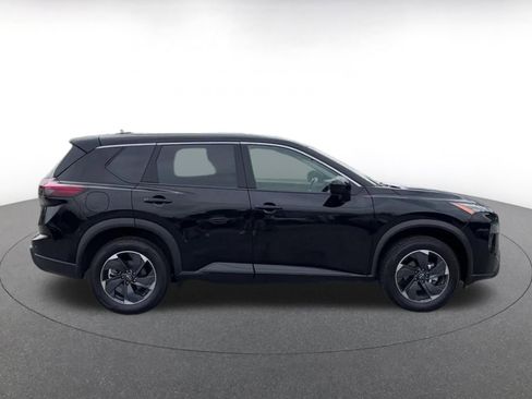 Used 2025 Nissan Rogue SV FWD image 16