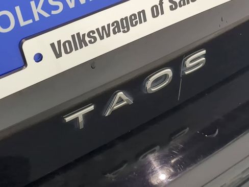 Certified 2023 Volkswagen Taos SE image 11