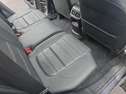 Used 2022 Honda CR-V Touring image 11