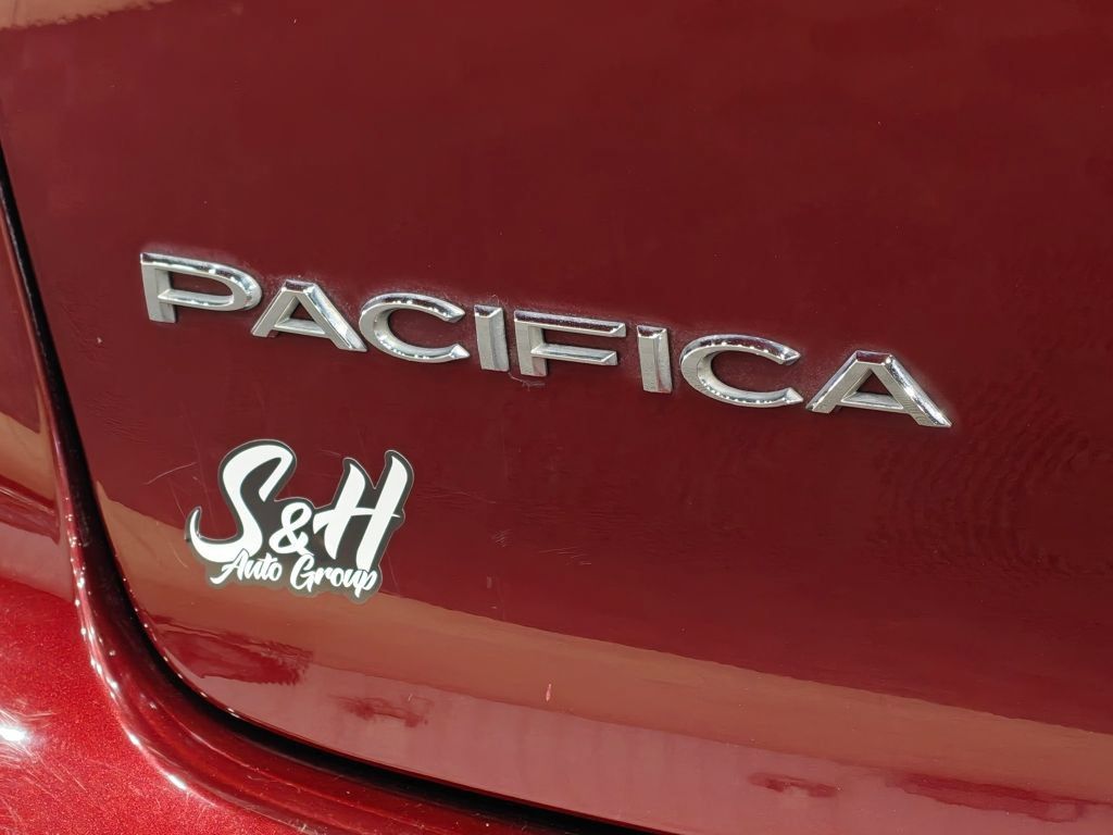 Used 2017 Chrysler Pacifica Touring-L FWD image 54