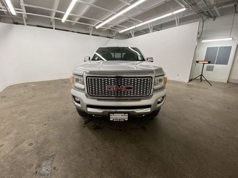 Used 2018 GMC Canyon Denali image 9