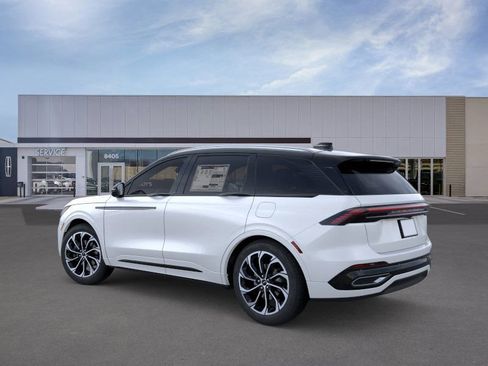 New 2026 Lincoln Nautilus Reserve image 4