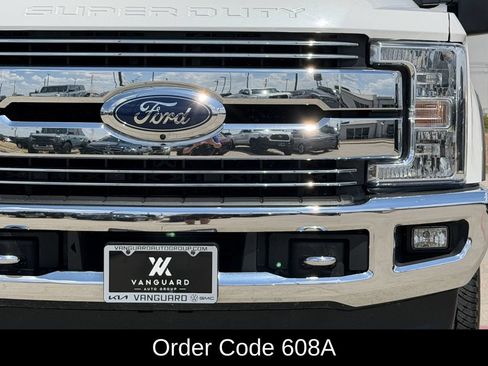 Used 2017 Ford F250 Lariat w/ Lariat Ultimate Package AWD/4WD image 4