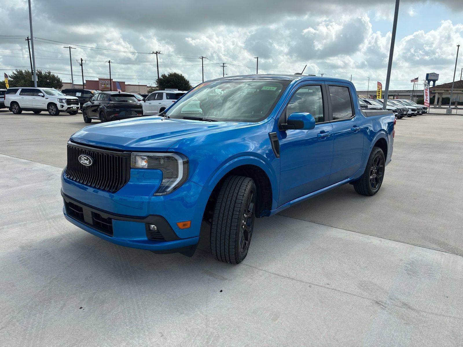 Used 2025 Ford Maverick Lobo AWD/4WD image 3