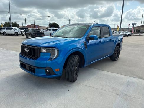 Used 2025 Ford Maverick Lobo AWD/4WD image 3