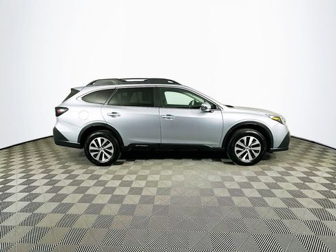 Used 2020 Subaru Outback Premium image 11