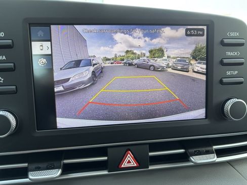 Used 2025 Hyundai Elantra Hybrid FWD image 29