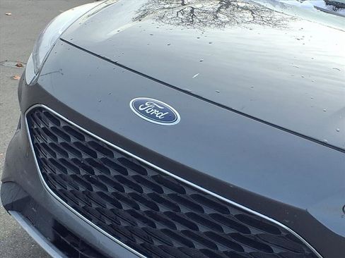 Used 2020 Ford Escape SE image 31