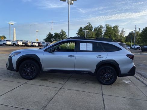 Used 2025 Subaru Outback Onyx Edition AWD/4WD image 7
