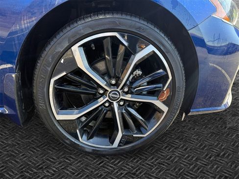 Used 2024 Nissan Altima 2.5 SR w/ SR Premium Package image 11