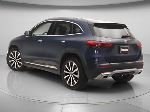 Certified 2023 Mercedes-Benz GLA 250 image 2