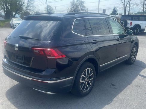 Used 2020 Volkswagen Tiguan SE w/ Panoramic Sunroof Package FWD image 6