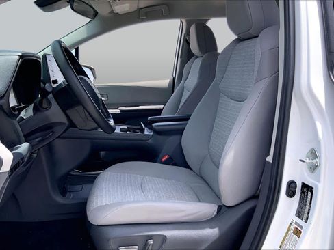 Used 2023 Toyota Sienna LE FWD image 8