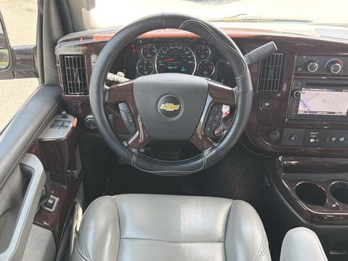 Used 2021 Chevrolet Express 2500 RWD image 31