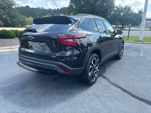 Used 2024 Chevrolet Trax RS w/ Driver Confidence Package FWD image 7