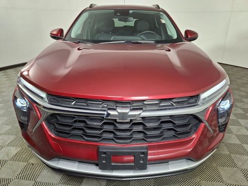 Used 2024 Chevrolet Trax LT w/ Driver Confidence Package image 8