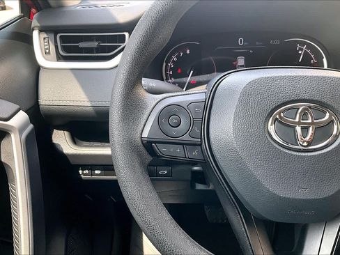 Used 2025 Toyota RAV4 XLE w/ Convenience Package FWD image 24