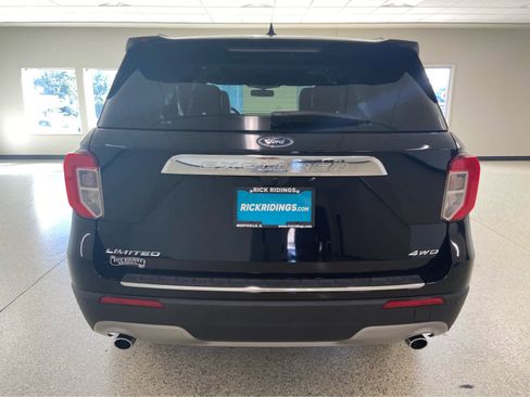 Used 2022 Ford Explorer Limited w/ Equipment Group 301A image 8