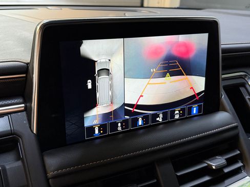 Used 2023 GMC Yukon AT4 w/ AT4 Premium Package image 30