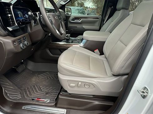 Used 2024 Chevrolet Silverado 1500 LT Trail Boss w/ Convenience Package II image 13