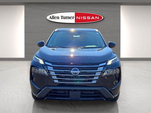 Used 2025 Nissan Rogue SV FWD image 4